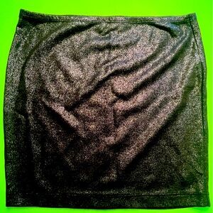 FOREVER 21 ✨Mini skirt EUC Size Medium Black metallic ✨